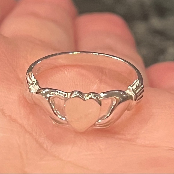 Sterling Silver Fenian Claddagh Ring without Crown - Picture 11 of 15